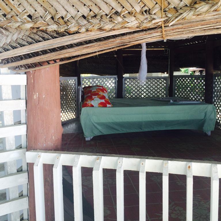 Vacations Beach Fale Hotel Manase Стая снимка
