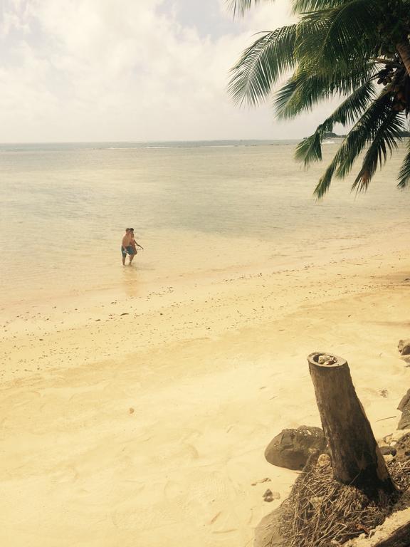Vacations Beach Fale Hotel Manase Стая снимка