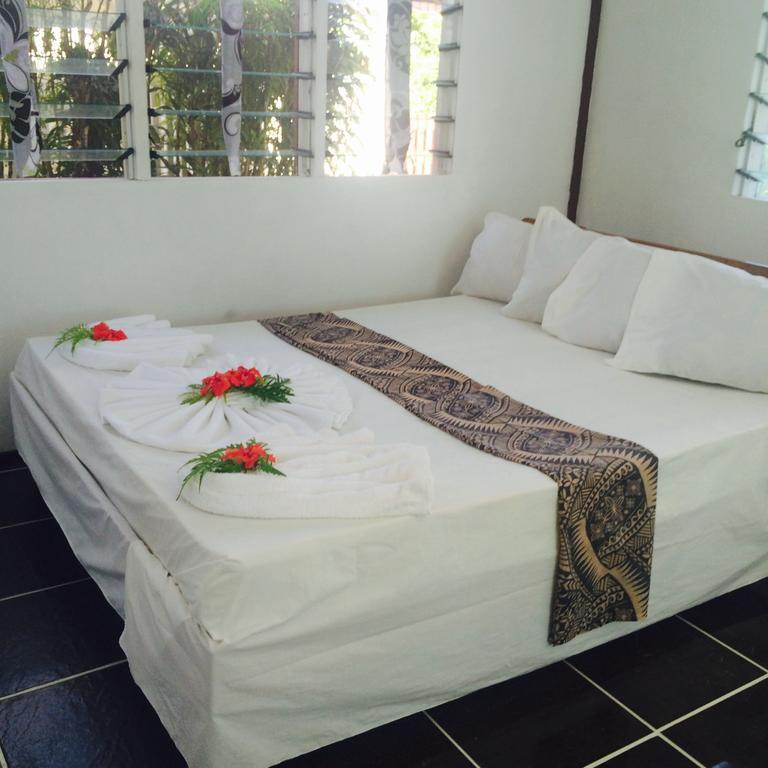 Vacations Beach Fale Hotel Manase Стая снимка