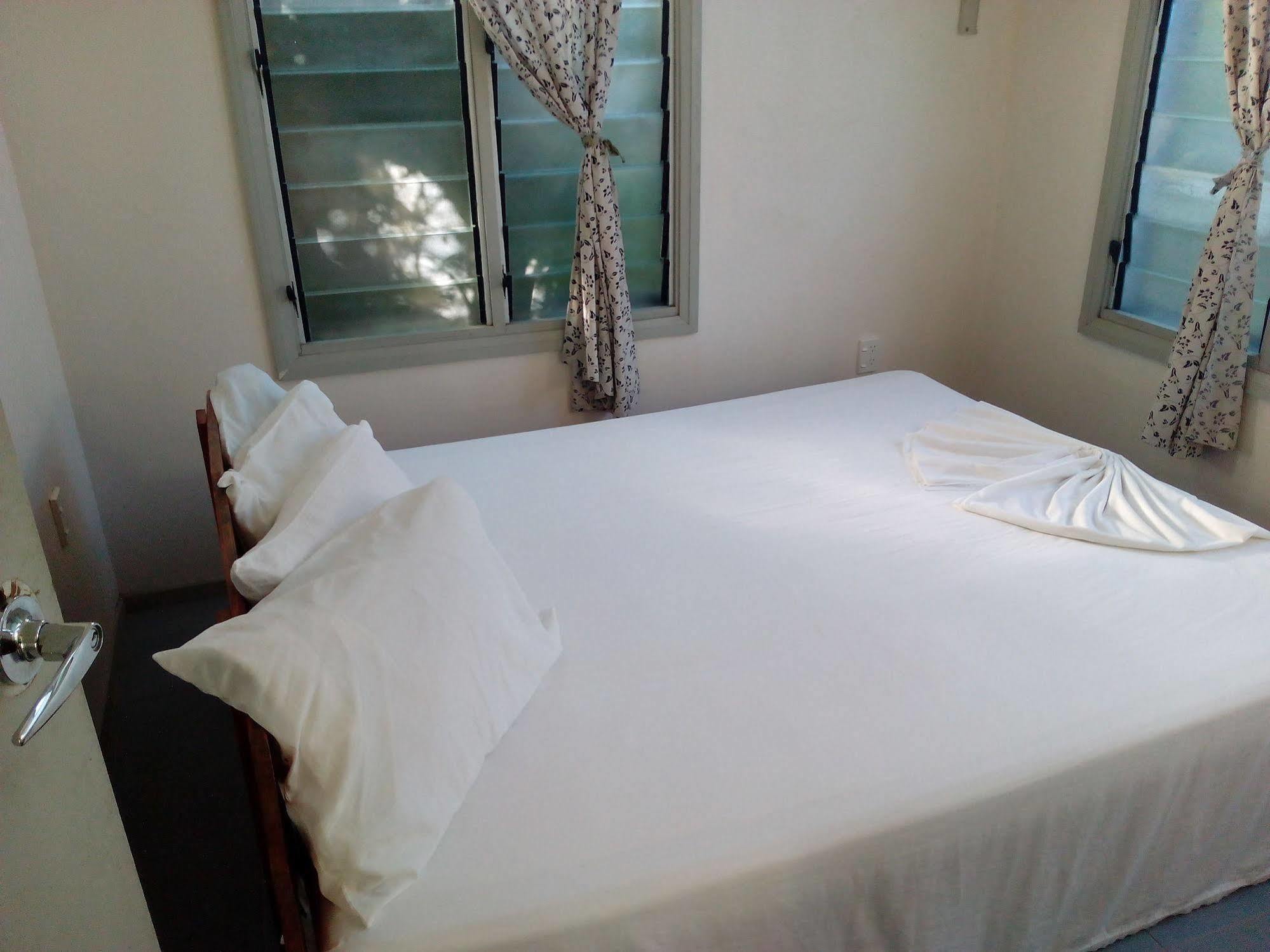Vacations Beach Fale Hotel Manase Екстериор снимка