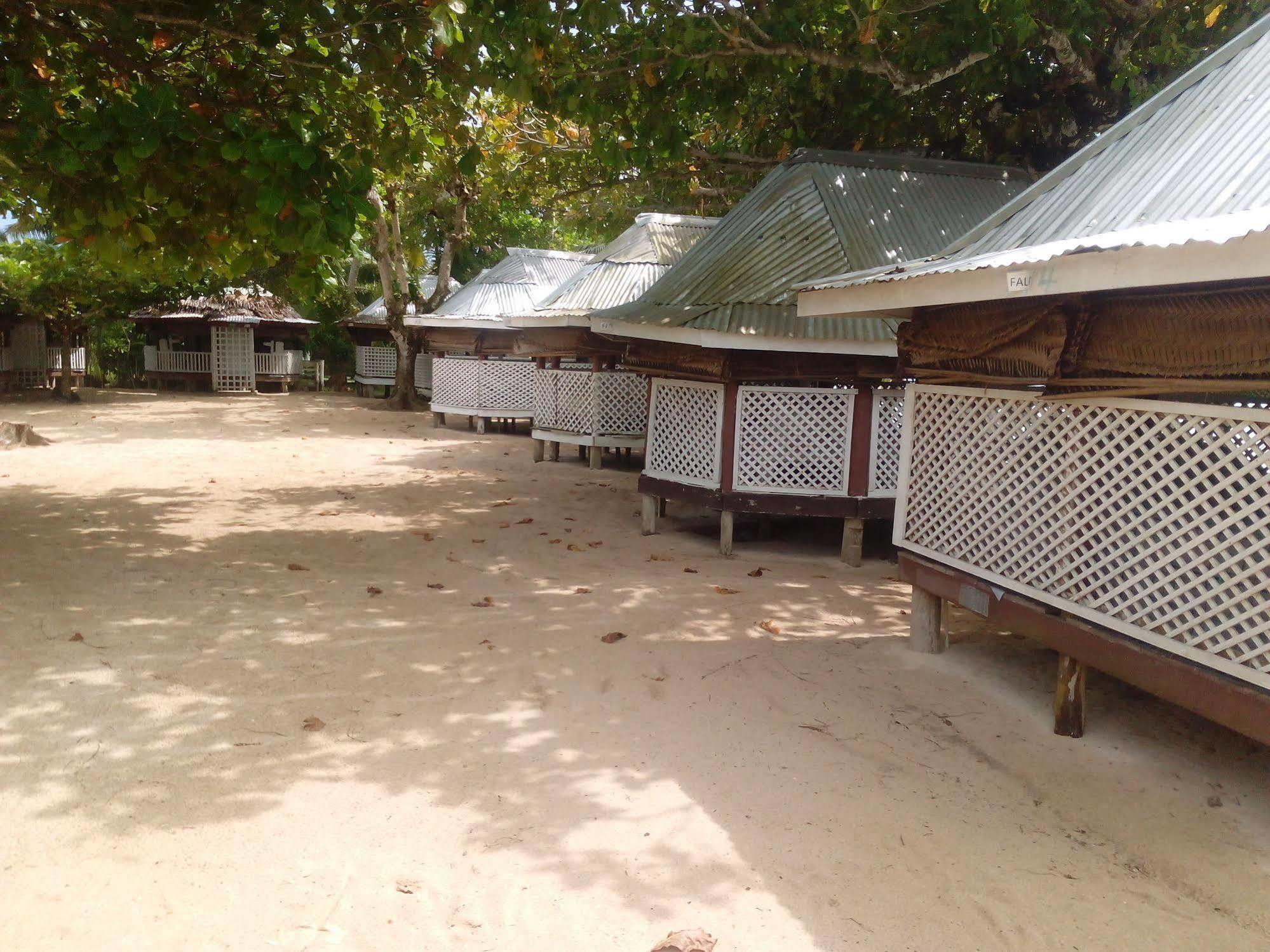 Vacations Beach Fale Hotel Manase Екстериор снимка