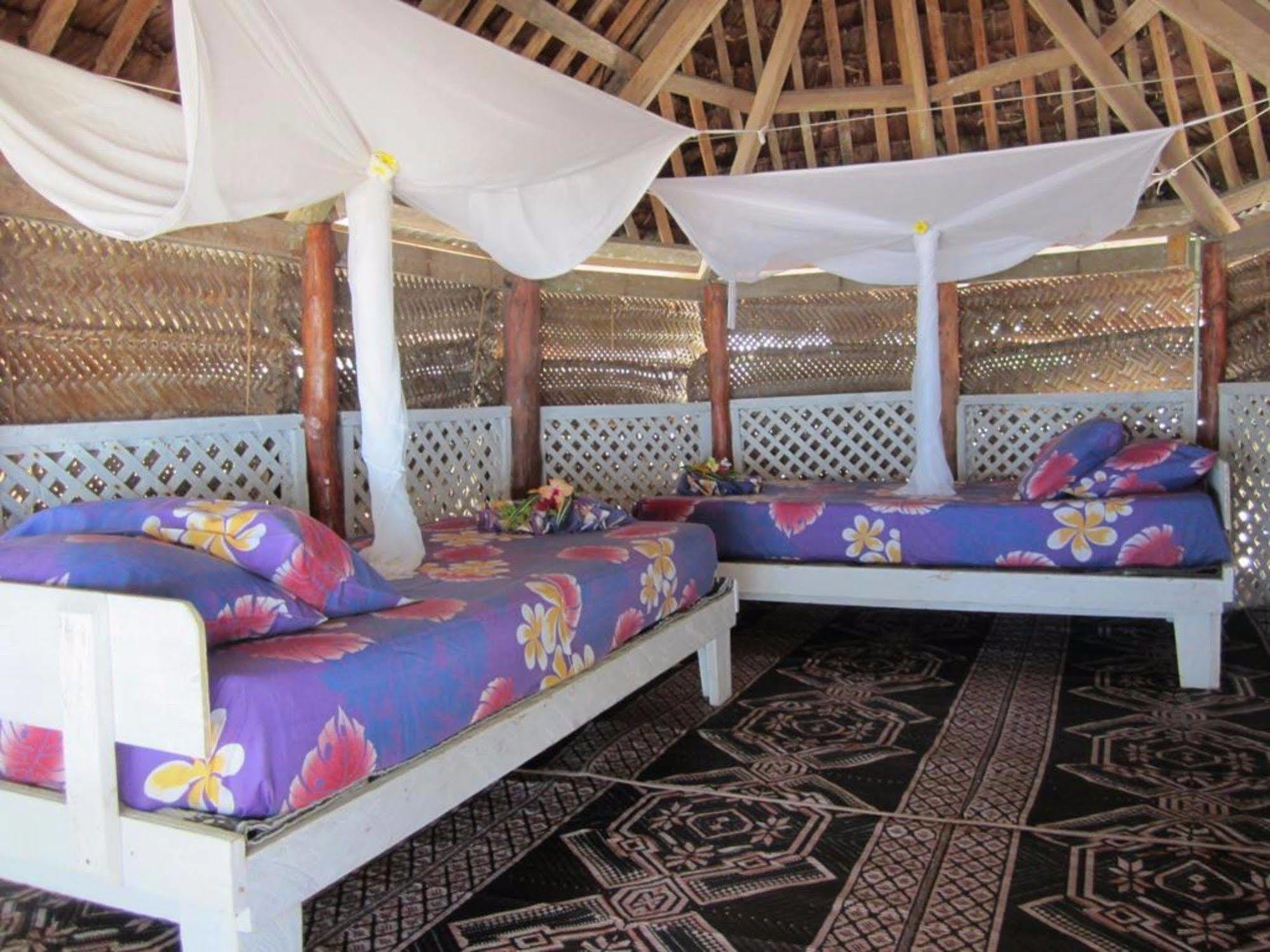 Vacations Beach Fale Hotel Manase Екстериор снимка