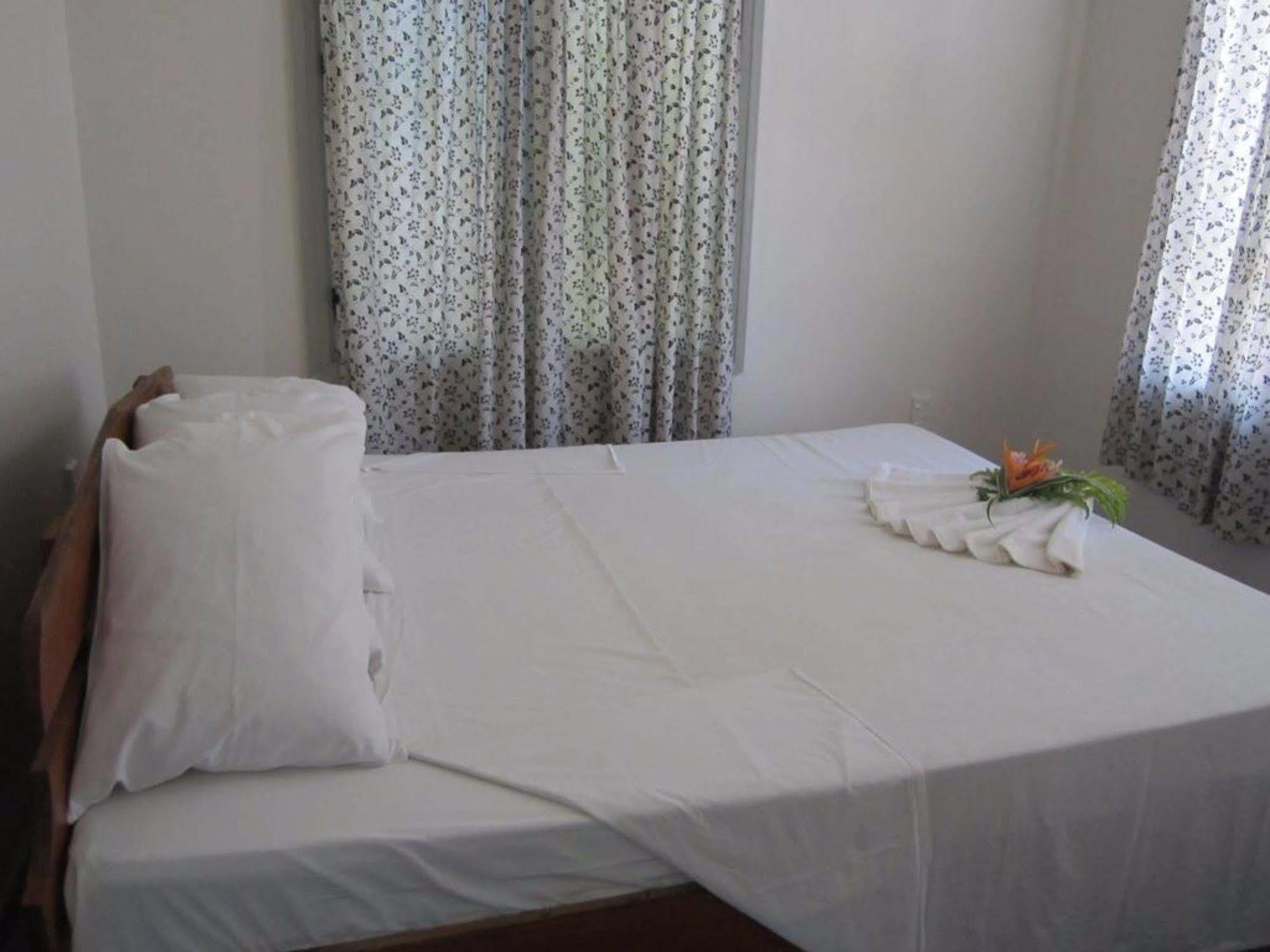 Vacations Beach Fale Hotel Manase Екстериор снимка