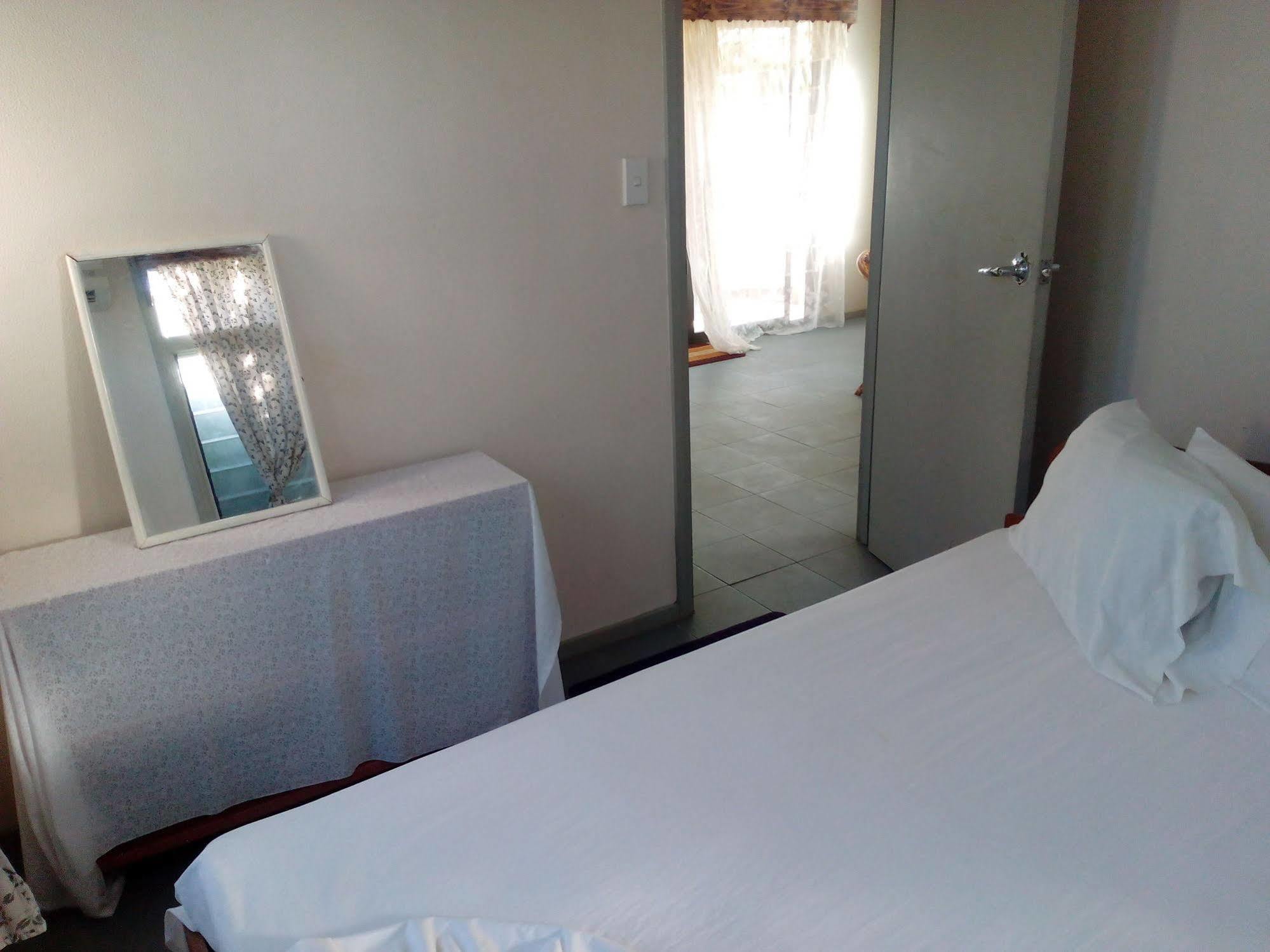 Vacations Beach Fale Hotel Manase Екстериор снимка